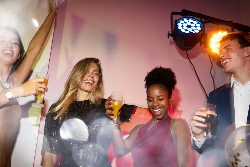 Person schlafend in Seitenlage mit Earwear Sleep Gehörschutz
