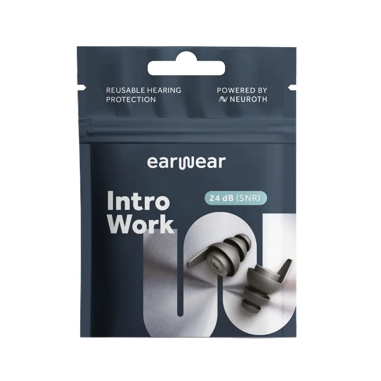 Produktverpackung von „earwear Intro Work“ mit grauen, wiederverwendbaren Ohrstöpseln und Angabe von 24 dB Geräuschreduktion.