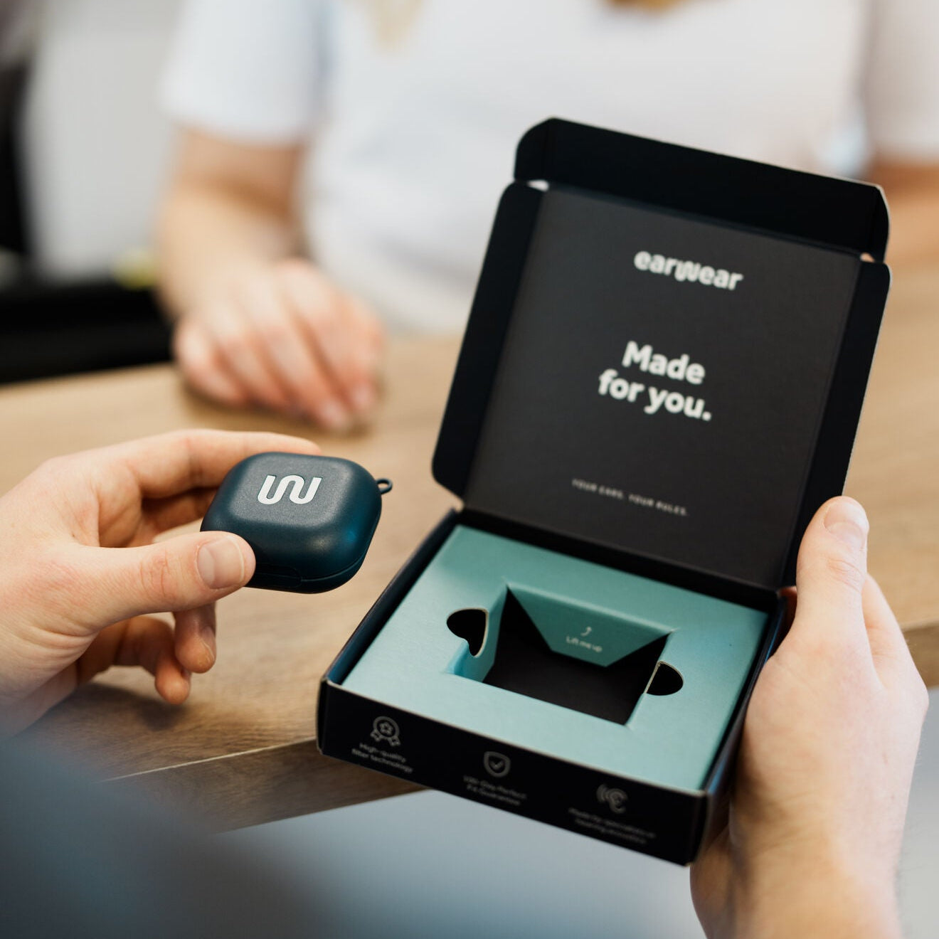 earwear Gehörschutz in moderner Verpackung mit Aufdruck ‚Made for you‘ – hochwertiger Gehörschutz für besten Tragekomfort und individuellen Schutz.